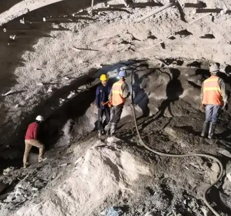 纳溪拱顶带模注浆料的施工流程及注意事项